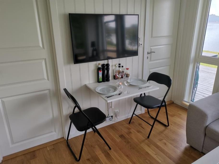 Feriehus Ved Sjoen Tomra 외부 사진
